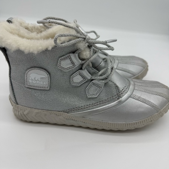 Womens Sorel Disney X Sorel Out N About Frozen 2 Boot size 9 - Picture 1 of 9